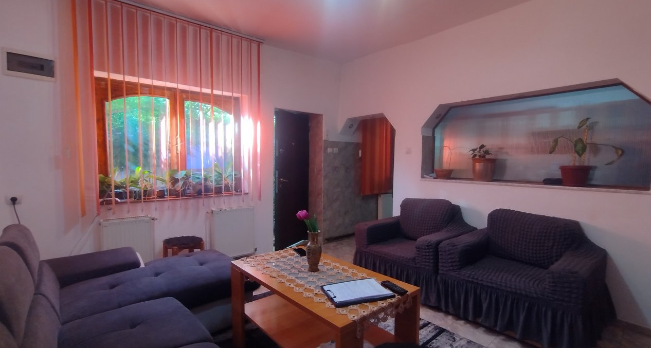 COMISION 0% Apartament 3 camere la curte comuna, terasa 40 mp - Zona Iosefin 17, foxfort.ro