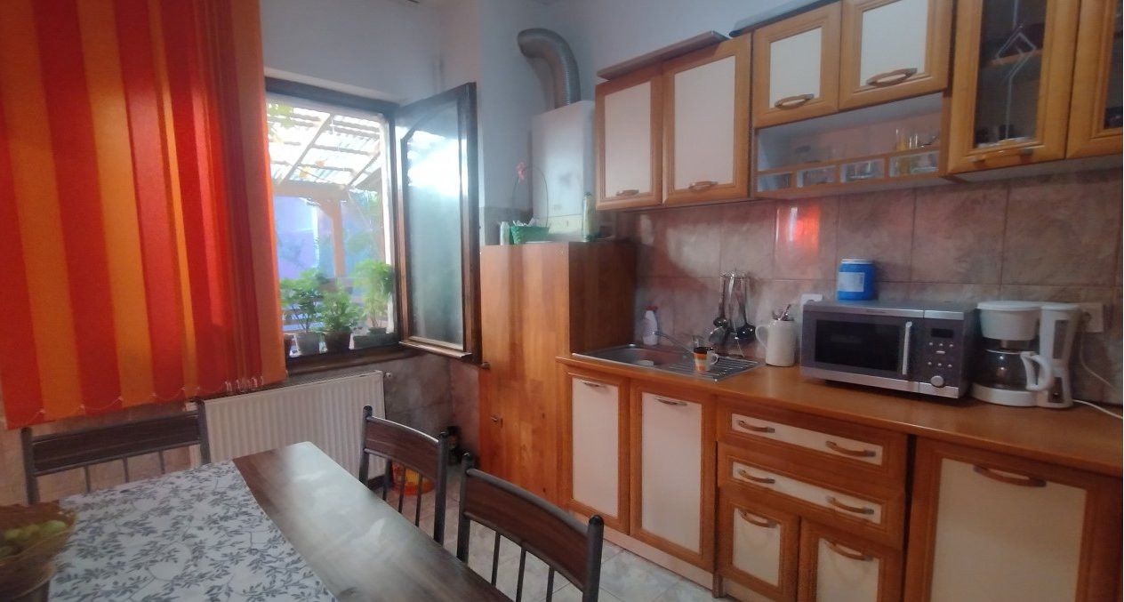 COMISION 0% Apartament 3 camere la curte comuna, terasa 40 mp - Zona Iosefin 19, foxfort.ro