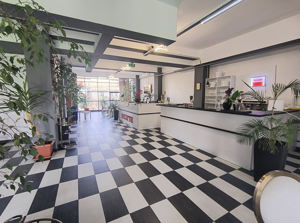 Hotel de inchiriat Parter + 2 Etaje + Mansarda, 19 camere, zona Brancoveanu 3, foxfort.ro