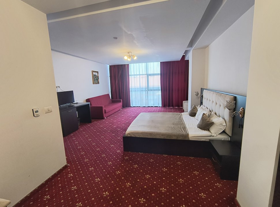 Hotel de inchiriat Parter + 2 Etaje + Mansarda, 19 camere, zona Brancoveanu 22, foxfort.ro