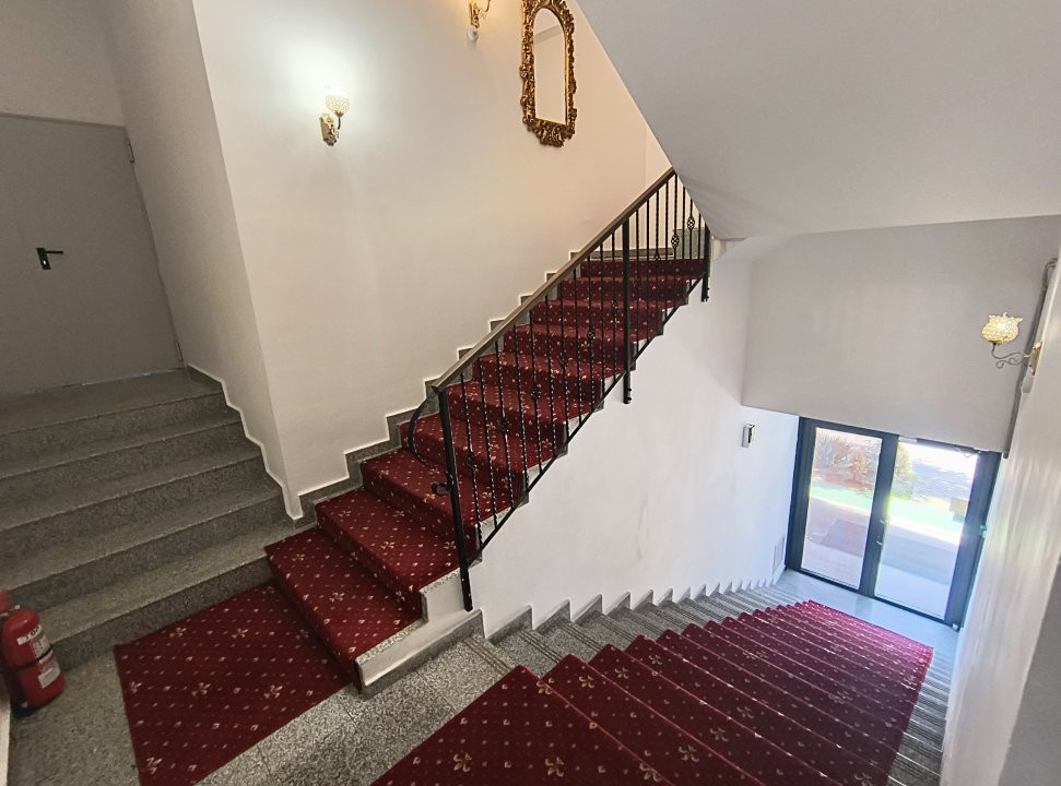 Hotel de inchiriat Parter + 2 Etaje + Mansarda, 19 camere, zona Brancoveanu 23, foxfort.ro