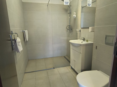 Hotel de inchiriat Parter + 2 Etaje + Mansarda, 19 camere, zona Brancoveanu imagine mica 20, foxfort.ro