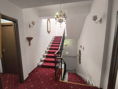 Hotel de inchiriat Parter + 2 Etaje + Mansarda, 19 camere, zona Brancoveanu imagine mica 15, foxfort.ro