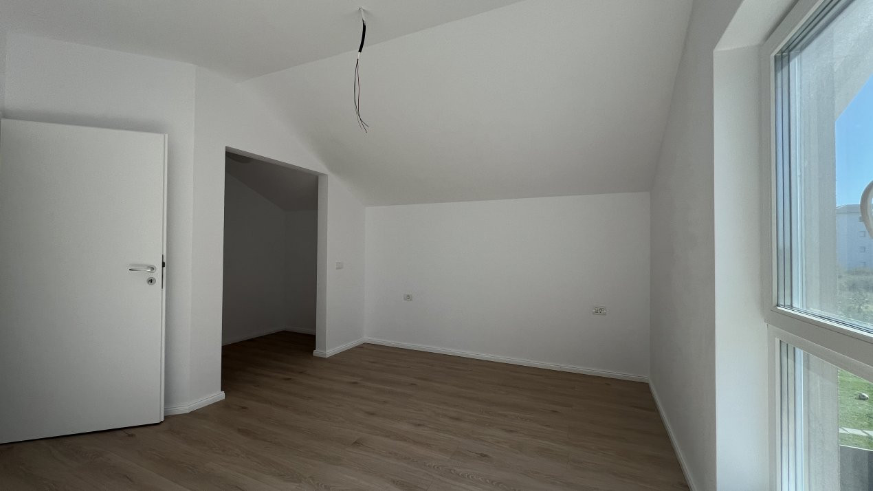 Duplex modern, 3 camere cu parcare, Calea Urseni 16, foxfort.ro