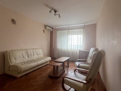 Apartament cu 3 camere, etaj 7 de vanzare, zona Olimpia Stadion