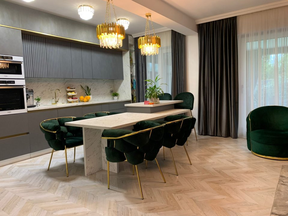 Duplex de vanzare cu 5 camere si 3 bai, zona Mehala 1, foxfort.ro