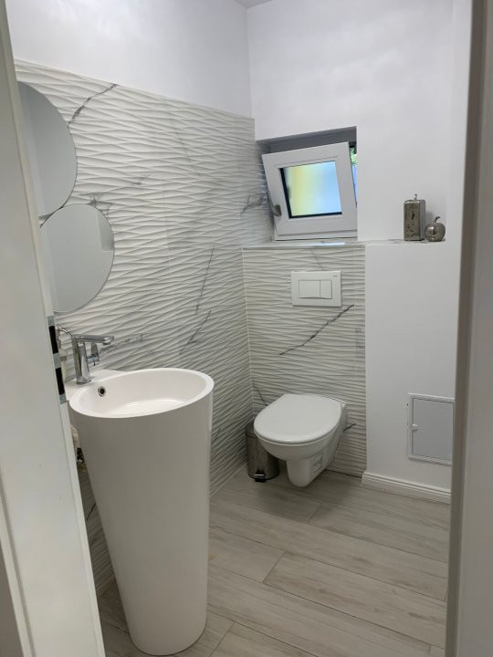 Duplex de vanzare cu 5 camere si 3 bai, zona Mehala 13, foxfort.ro