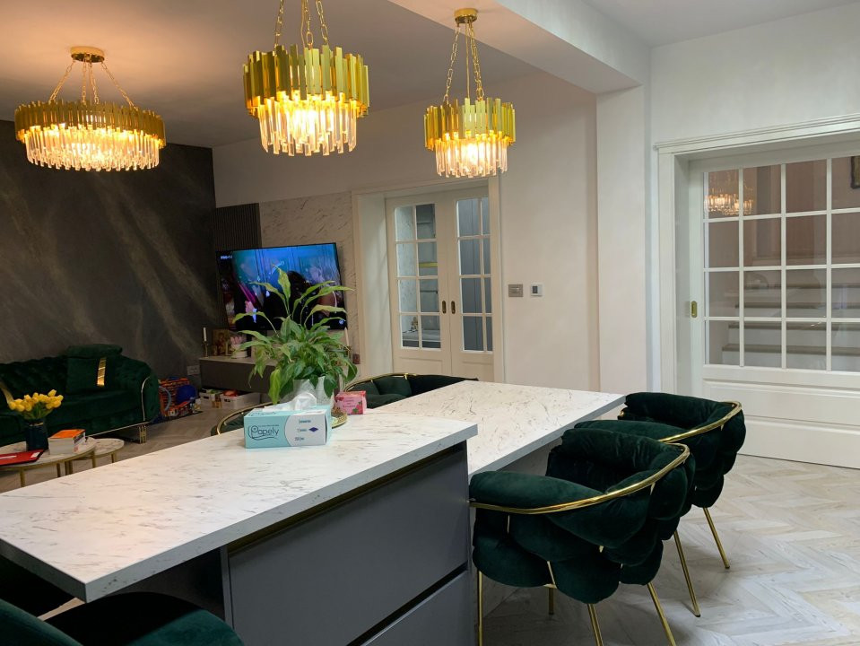 Duplex de vanzare cu 5 camere si 3 bai, zona Mehala 17, foxfort.ro