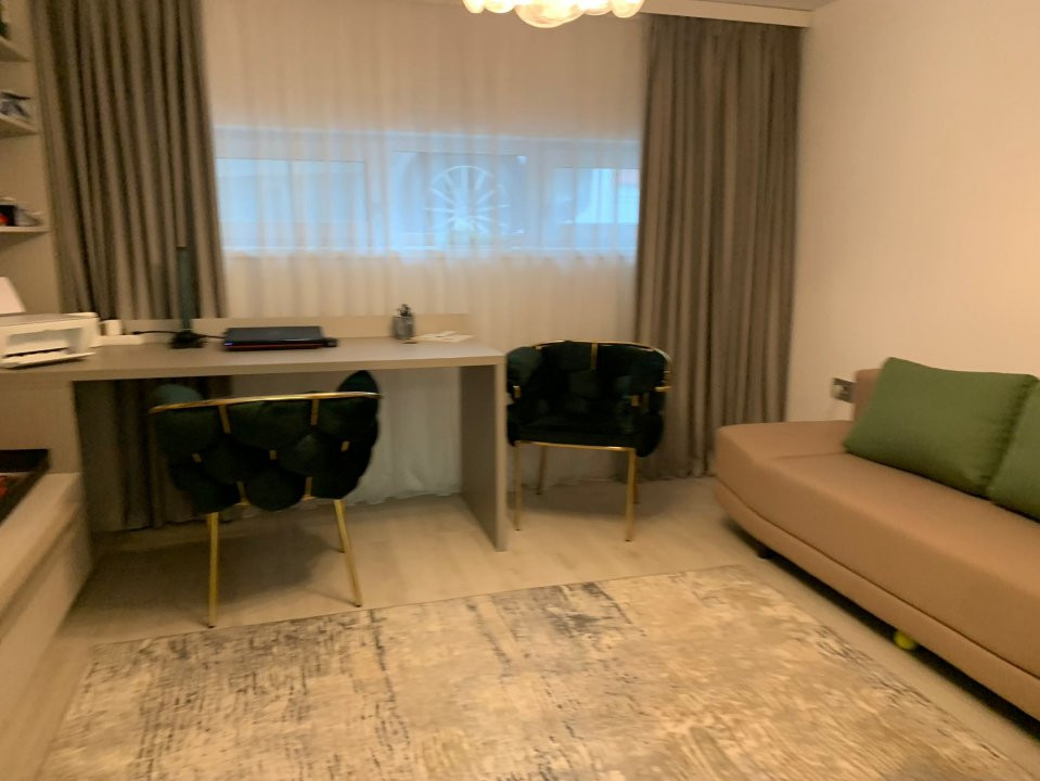 Duplex de vanzare cu 5 camere si 3 bai, zona Mehala 20, foxfort.ro