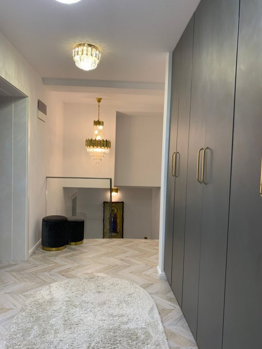 Duplex de vanzare cu 5 camere si 3 bai, zona Mehala 23, foxfort.ro