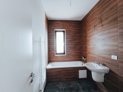 Apartament spatios cu 3 camere, scara interioara, 84 mp - V7227 imagine mica 8, foxfort.ro