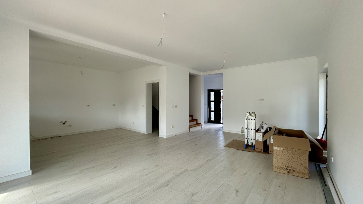 Duplex cu 4 camere si teren de 350 mp, zona Cora Dumbravita 3, foxfort.ro
