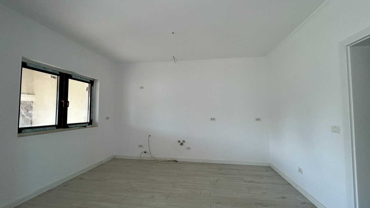Duplex cu 4 camere si teren de 350 mp, zona Cora Dumbravita 5, foxfort.ro