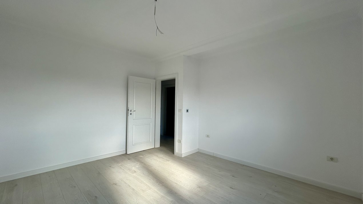 Duplex cu 4 camere si teren de 350 mp, zona Cora Dumbravita 7, foxfort.ro
