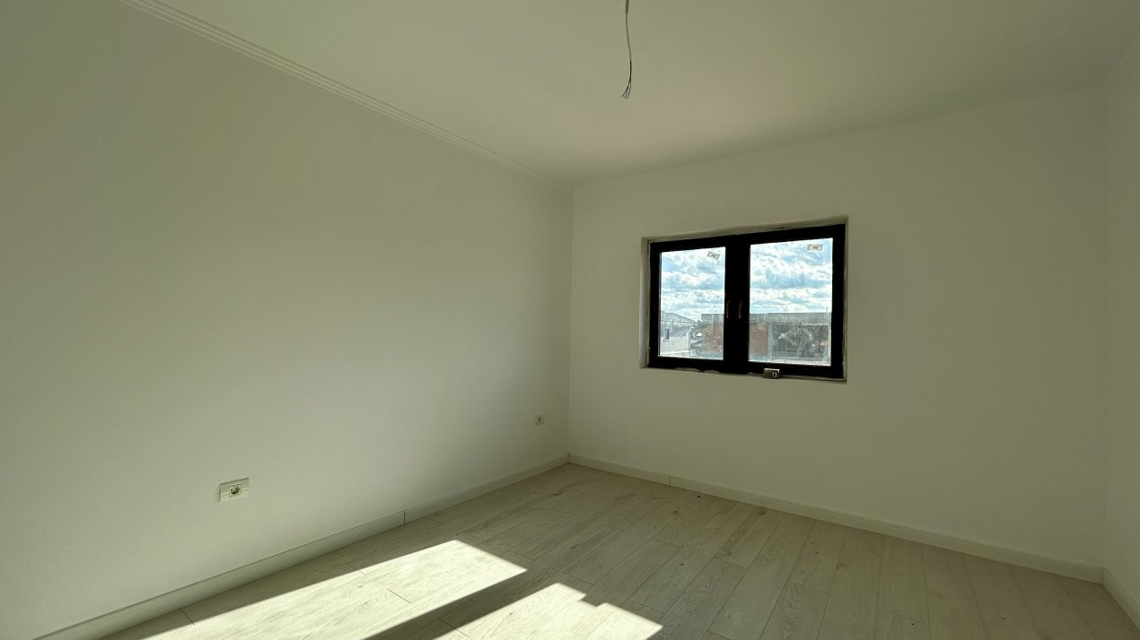 Duplex cu 4 camere si teren de 350 mp, zona Cora Dumbravita 8, foxfort.ro