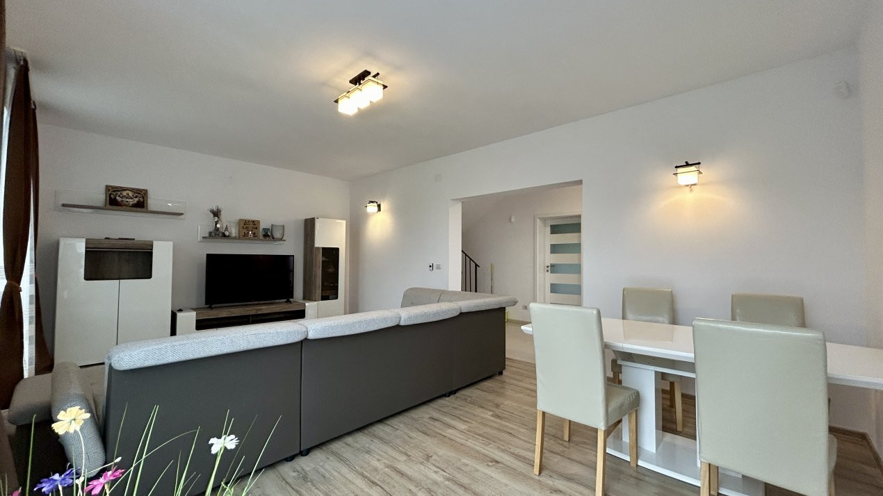 COMISION 0% Duplex de inchiriat cu 4 camere si 2 bai - zona Dumbravita 19, foxfort.ro