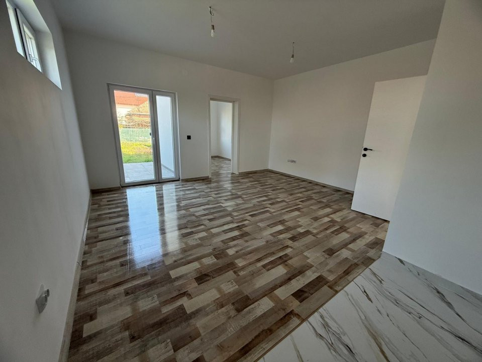 Duplex 4 camere zona Freidorf - Poarta automata 2, foxfort.ro