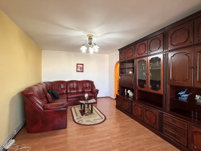 Apartament cu 3 camere la etajul 4, in Timisoara, zona Calea Martirilor