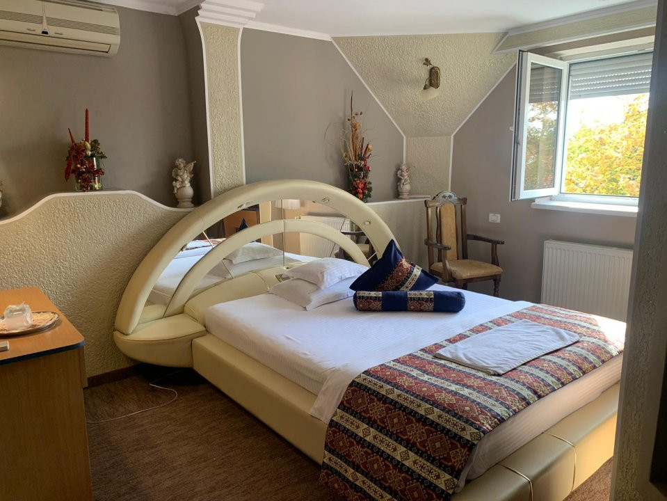 Casa cu 16 camere si teren de 752 mp - zona Bogdanestilor 3, foxfort.ro