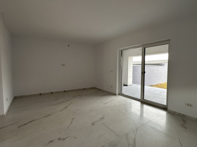 Duplex 4 camere, 3 bai, 155 mp utili, in Chisoda