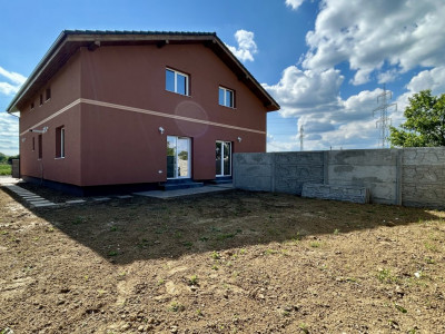 Duplex 5 camere si teren de 300 mp, zona Ghiroda