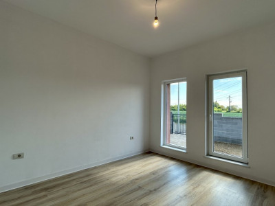 Duplex 5 camere si teren de 300 mp, zona Ghiroda imagine mica 5, foxfort.ro