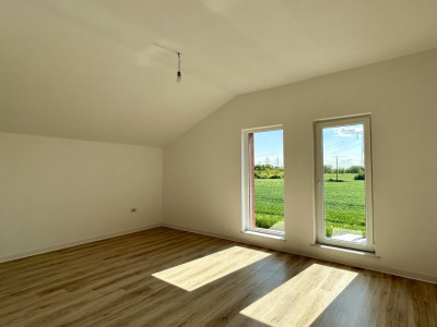 Duplex 5 camere si teren de 300 mp, zona Ghiroda imagine mica 11, foxfort.ro