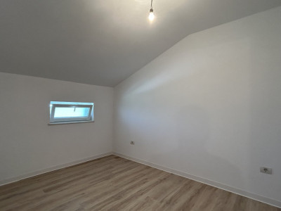 Duplex 5 camere si teren de 300 mp, zona Ghiroda imagine mica 13, foxfort.ro