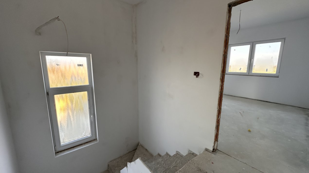 Duplex 5 camere, 120 mp utili, in Mosnita Noua 10, foxfort.ro