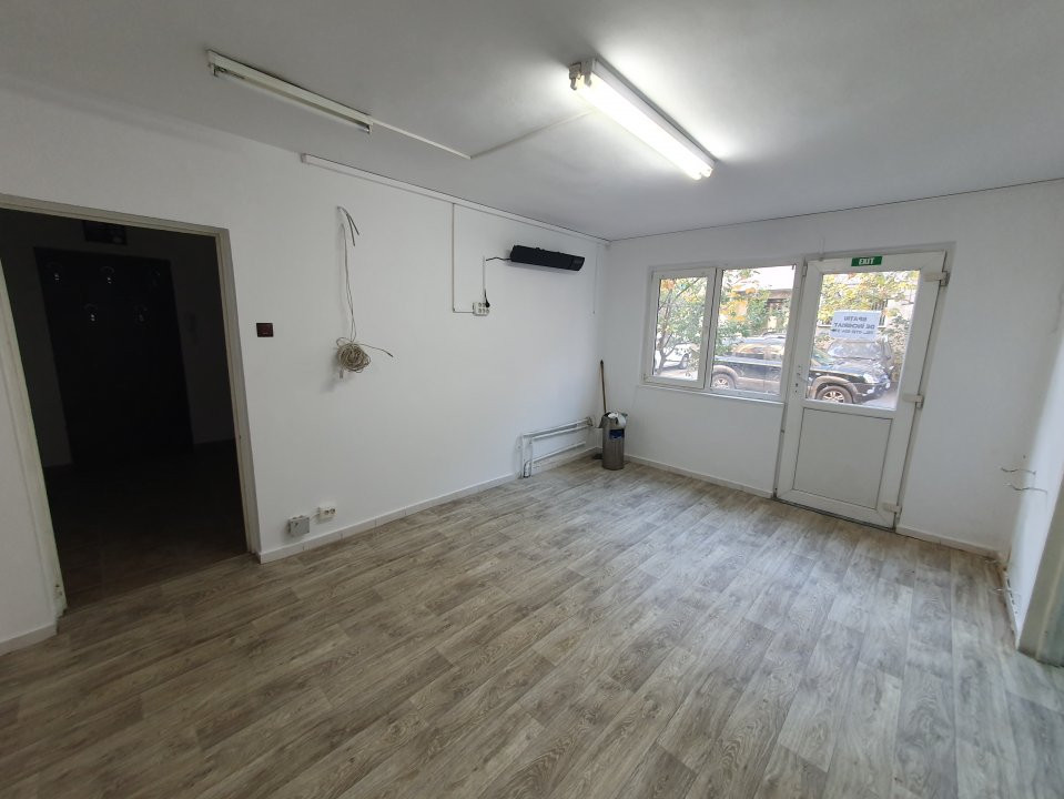 Spatiu comercial cu 2 camere de inchiriat - zona Piata Doina 2, foxfort.ro