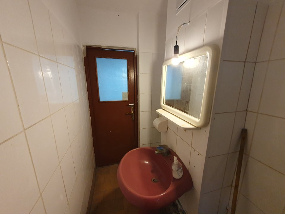 Spatiu comercial cu 2 camere de inchiriat - zona Piata Doina 10, foxfort.ro