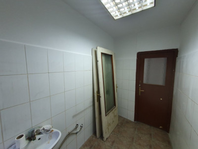 Spatiu comercial cu 2 camere de inchiriat - zona Piata Doina imagine mica 11, foxfort.ro