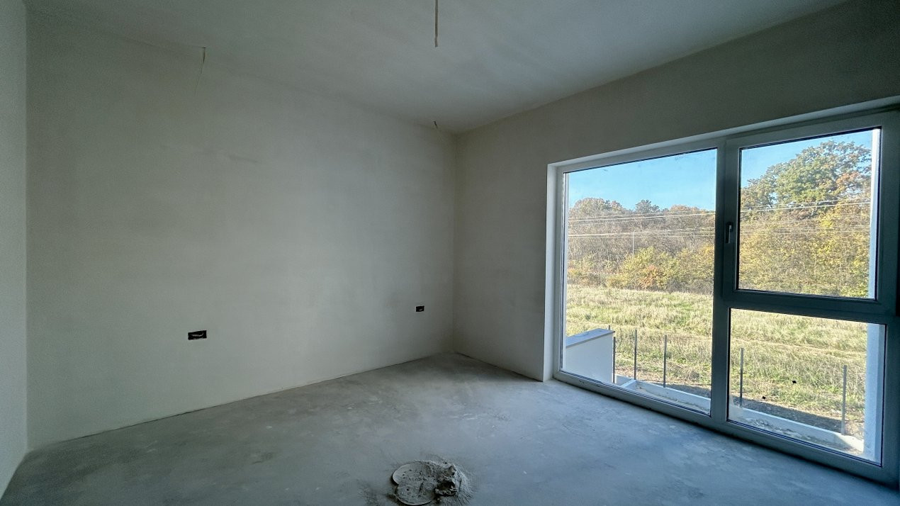 Duplex 4 camere despartit prin camera tehnica + pompa de caldura - Giarmata Vii 5, foxfort.ro