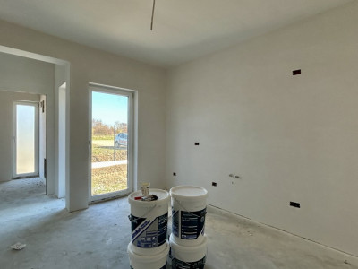 Duplex 4 camere despartit prin camera tehnica + pompa de caldura - Giarmata Vii imagine mica 14, foxfort.ro