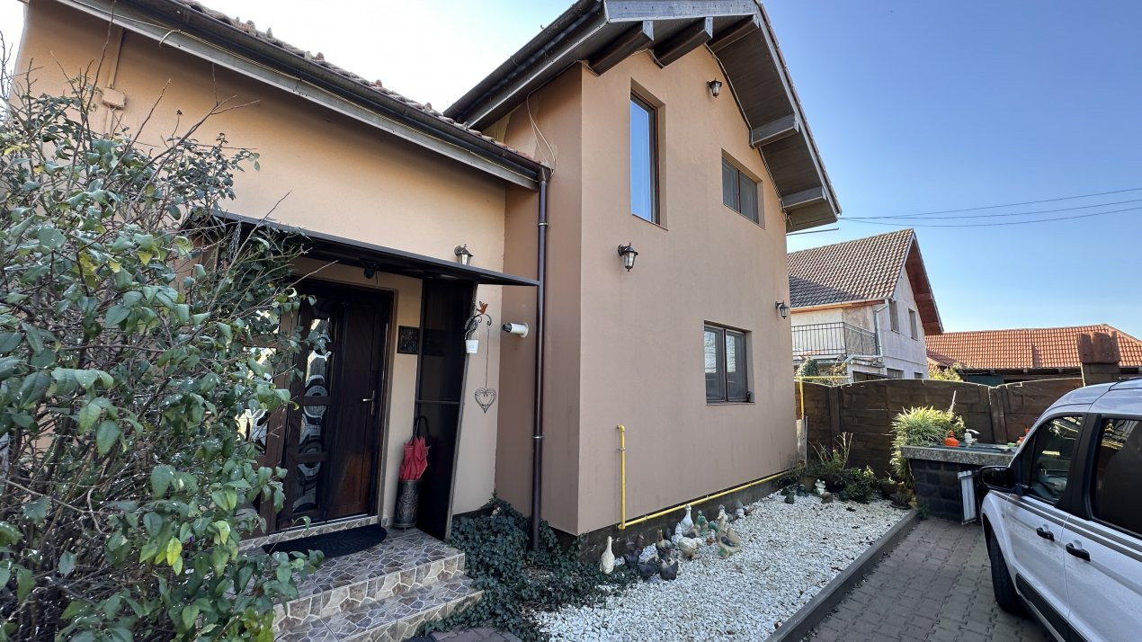 Casa individuala, 160 mp cu atelier auto 110 mp, in Utvin 3, foxfort.ro