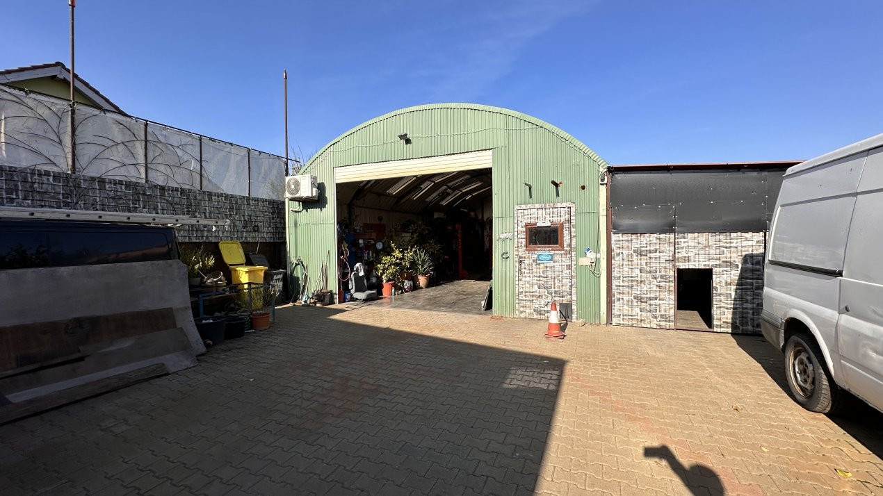 Casa individuala, 160 mp cu atelier auto 110 mp, in Utvin 5, foxfort.ro