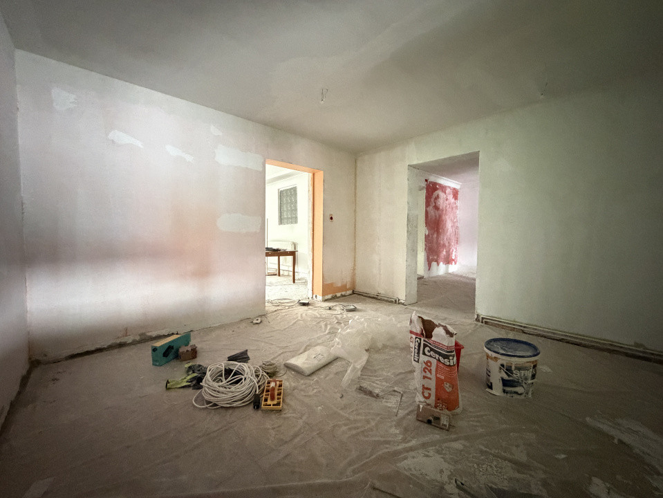 Spatiu comercial cu 5 incaperi, vad excelent, in zona Lipovei 2, foxfort.ro