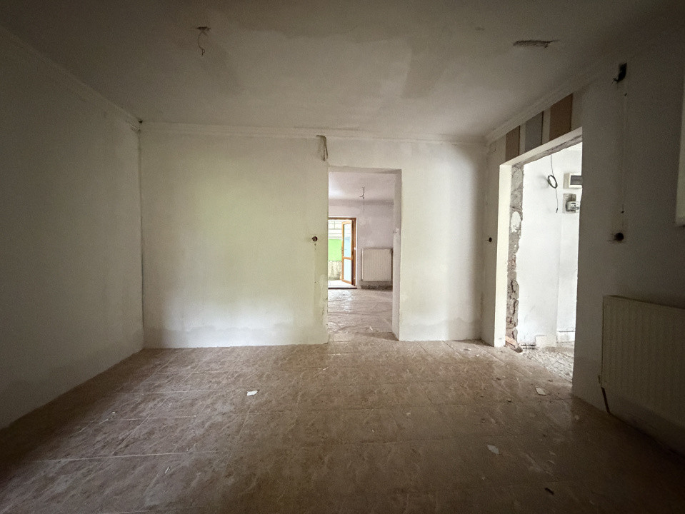 Spatiu comercial cu 5 incaperi, vad excelent, in zona Lipovei 4, foxfort.ro