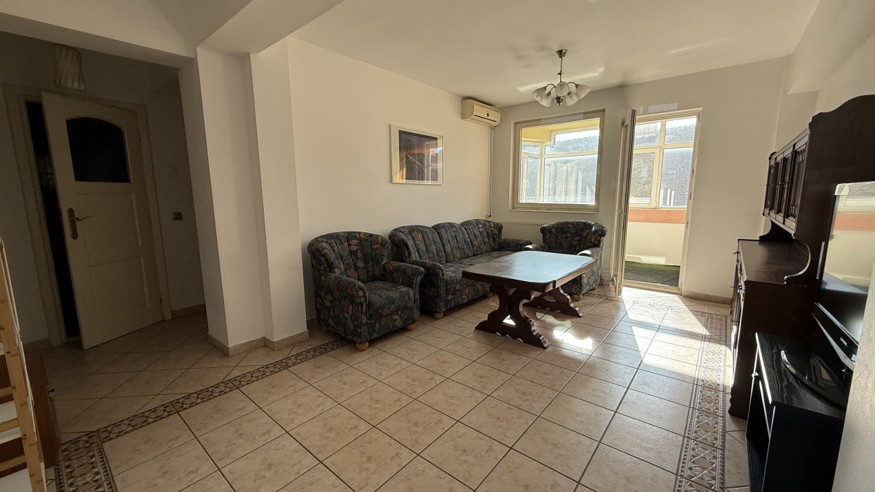 Apartament cu 4 camere, de inchiriat, in Centrul orasului 1, foxfort.ro