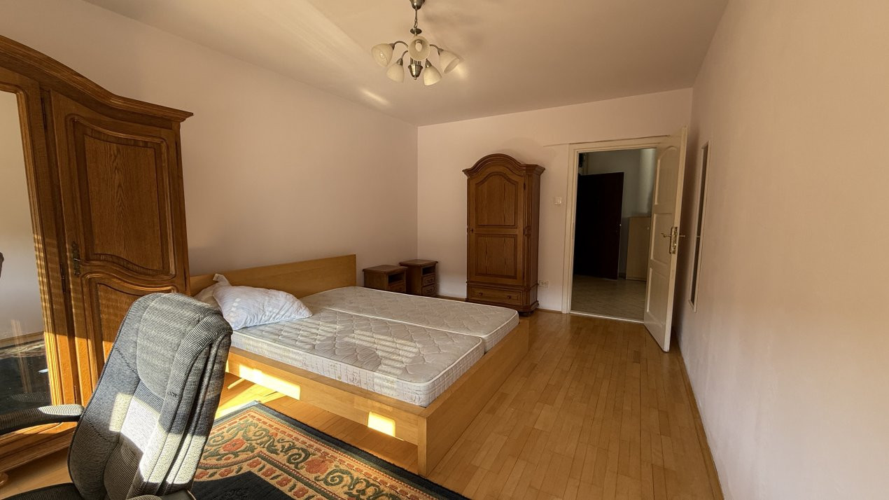 Apartament cu 4 camere, de inchiriat, in Centrul orasului 7, foxfort.ro