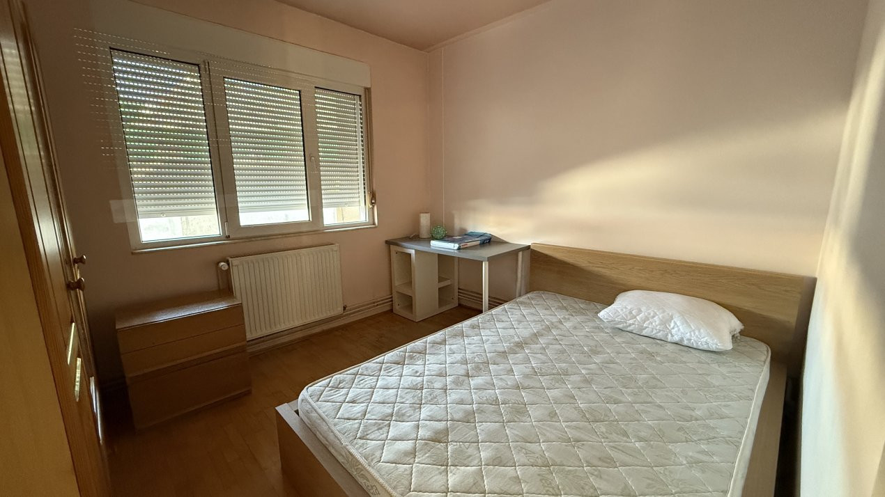 Apartament cu 4 camere, de inchiriat, in Centrul orasului 8, foxfort.ro