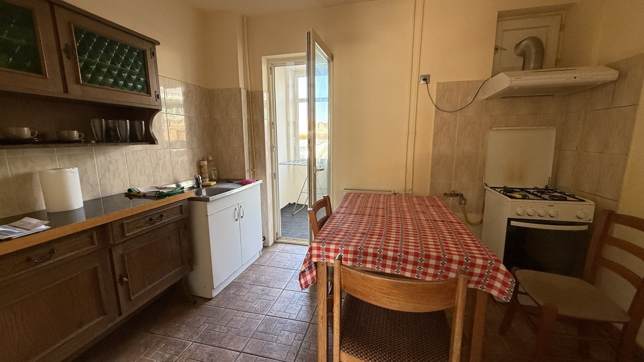 Apartament cu 4 camere, de inchiriat, in Centrul orasului 10, foxfort.ro