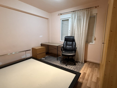 Apartament cu 4 camere, de inchiriat, in Centrul orasului imagine mica 3, foxfort.ro