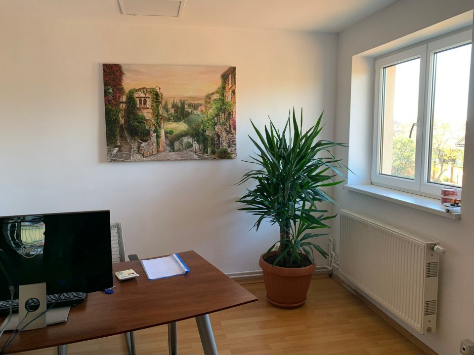 Spatiu comercial cu 12 incaperi si suprafata de 630 mp, zona Mircea cel Batran 3, foxfort.ro