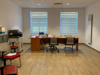 Spatiu comercial cu 12 incaperi si suprafata de 630 mp, zona Mircea cel Batran imagine mica 2, foxfort.ro