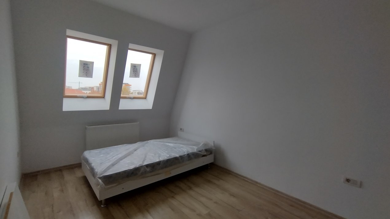 Apartament 3 camere la mansarda - 75mp utili, Zona Aradului 3, foxfort.ro