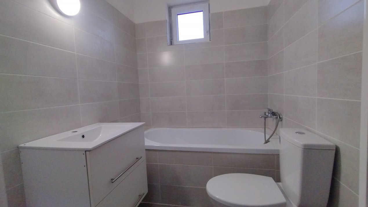 Apartament 3 camere la mansarda - 75mp utili, Zona Aradului 7, foxfort.ro