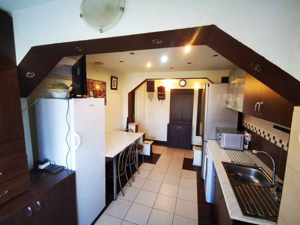 Apartament 2 camere, Zona Aradului - Bloc cu acoperis  10, foxfort.ro