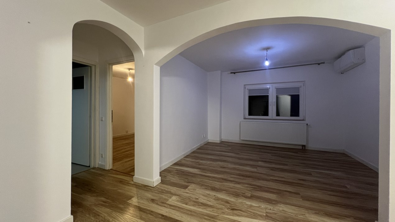 Apartament cu 4 camere, etaj 4 de vanzare, zona Timocului - Saguna 8, foxfort.ro