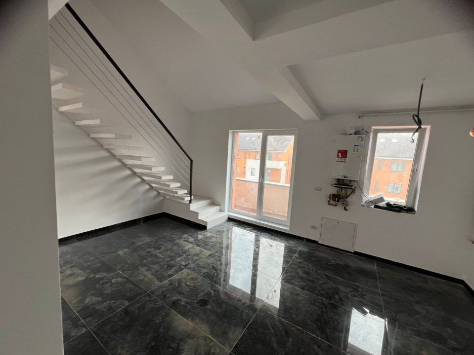 OCAZIE - Penthouse 3 camere pe 2 nivele, in Giroc 1, foxfort.ro